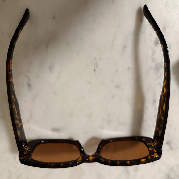 Rectangular Sunglasses - Picture 2 of 2